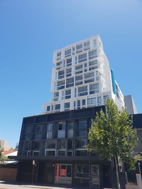 Modern Northbridge Apartment - Accommodation Bookings 12