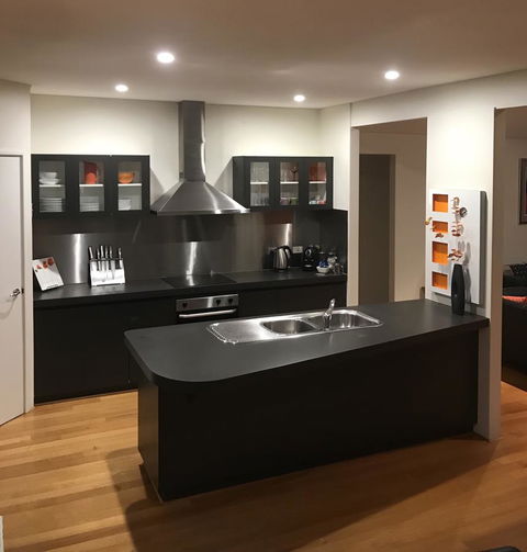 THE SANCTUARY LUXURY HOLIDAY HOME - Accommodation Bookings 9