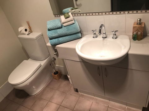 THE SANCTUARY LUXURY HOLIDAY HOME - Accommodation Bookings 3