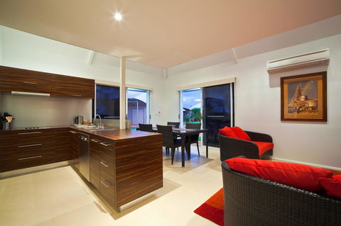 Osprey Holiday Village Unit 103 2 Bedroom - Accommodation Bookings 4