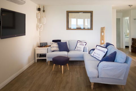 Cottesloe Blue Apartment - Executive Escapes - Accommodation Bookings 3
