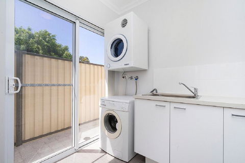 Victoria Park Town House - Accommodation Bookings 9