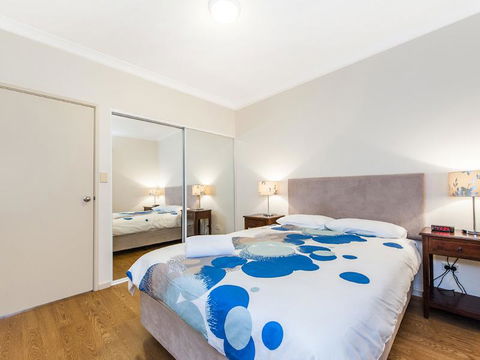 James On The Park - Executive Escapes - Accommodation Bookings 7