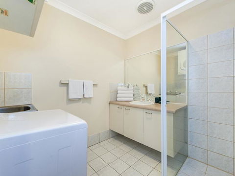 James On The Park - Executive Escapes - Accommodation Bookings 8