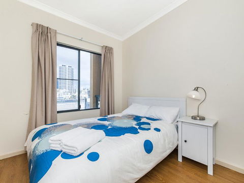 James On The Park - Executive Escapes - Accommodation Bookings 3