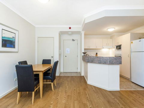 James On The Park - Executive Escapes - Accommodation Bookings 19