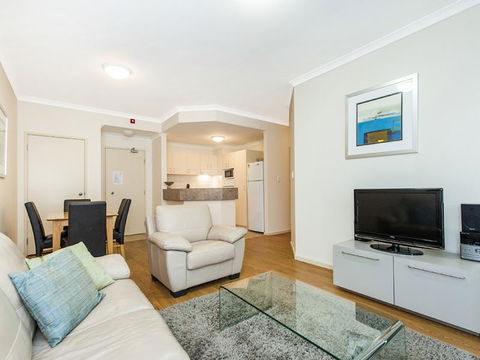 James On The Park - Executive Escapes - Accommodation Bookings 10