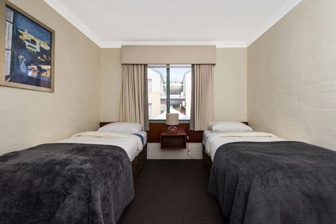 Subiaco Village 18 - Accommodation Bookings 16