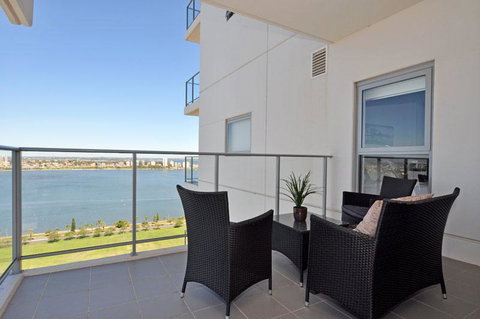 Astra Apartments Perth CBD - Accommodation Bookings 28