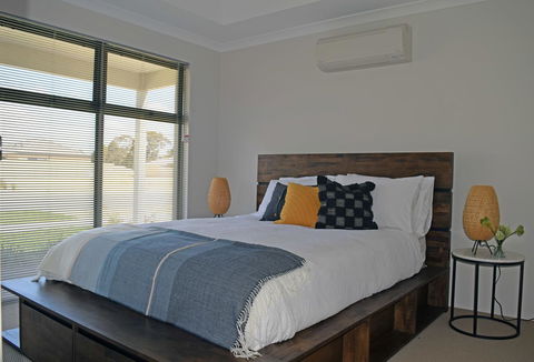 The Kingsleyâ€™s Place â€“ Piara Waters - Accommodation Bookings 6