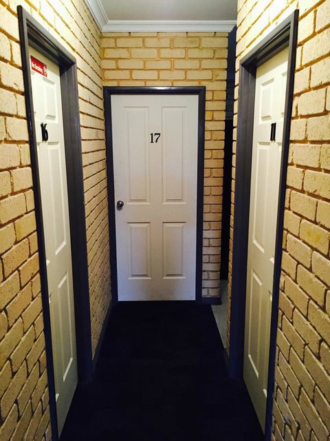 Shiralee Hostel -note - Valid Passport Required To Check In - Accommodation Bookings 18