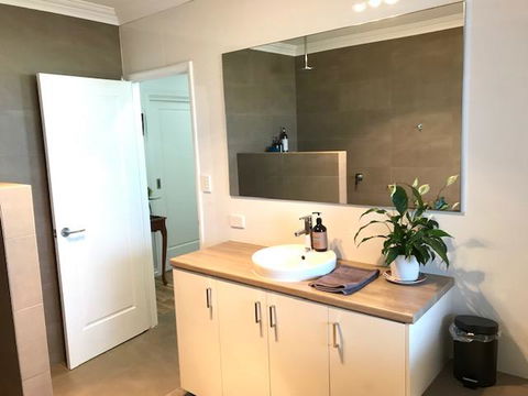 The Mains Guest House 2 Bedroom Farm Stay - Accommodation Bookings 9