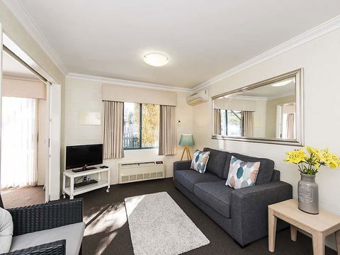 Subiaco Village 28 - Accommodation Bookings 2