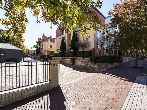 Subiaco Village 28 - Accommodation Bookings 22