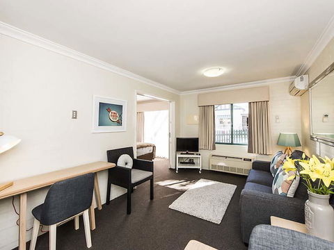 Subiaco Village 28 - Accommodation Bookings 6