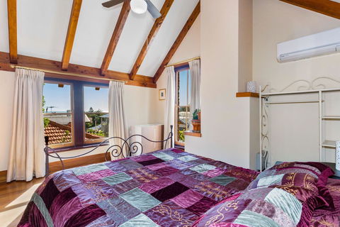 100 On South Callan Apartments - Accommodation Bookings 13