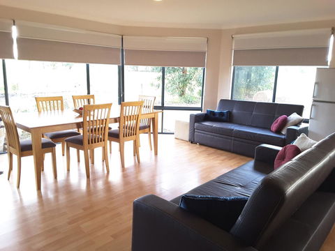 Cosy Corner Chalets - Accommodation Bookings 0