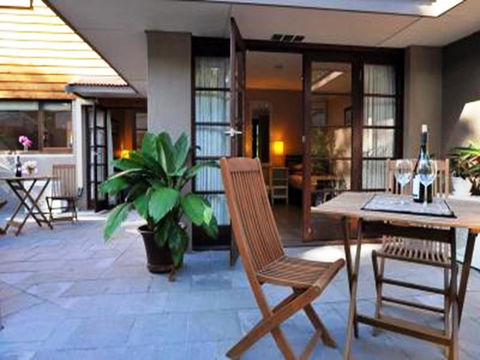 Waikiki Beach Bed And Breakfast - Accommodation Bookings 8