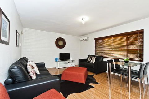 Lucy's House - Accommodation Bookings 3