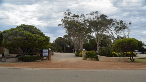Hopetoun Motel & Chalet Village - Accommodation Bookings 12