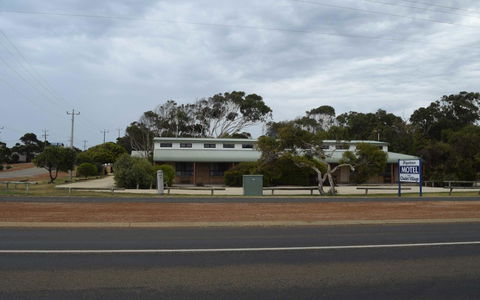 Hopetoun Motel & Chalet Village - Accommodation Bookings 18