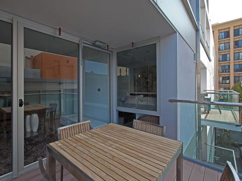 Astra Apartments Perth - Zenith - Accommodation Bookings 3