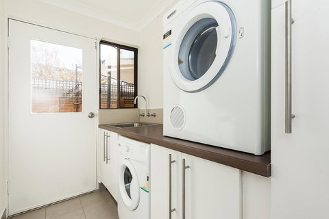 Forrest St - Accommodation Bookings 16