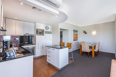 A 406 FANTASTIC OCEAN BEACH And MARINA VIEW APT - MANDURAH - Accommodation Bookings 21