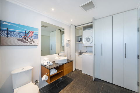 A 406 FANTASTIC OCEAN BEACH And MARINA VIEW APT - MANDURAH - Accommodation Bookings 15