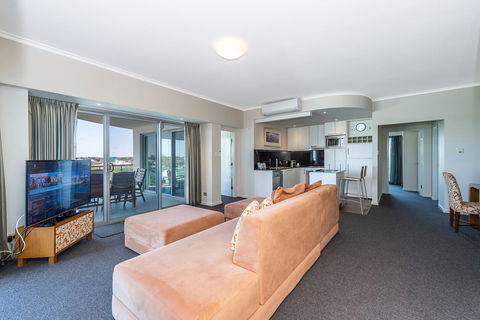 A 406 FANTASTIC OCEAN BEACH And MARINA VIEW APT - MANDURAH - Accommodation Bookings 22