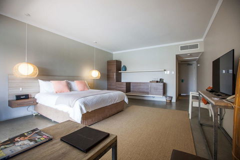 The Marina Hotel - Mindarie - Accommodation Bookings 4