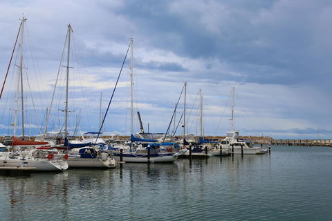 The Marina Hotel - Mindarie - Accommodation Bookings 14