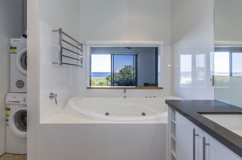 Aquatic Visions - Accommodation Bookings 7