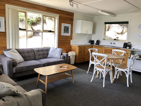 BINALONG BEACH COTTAGE Beachfront At Bay Of Fires Next To Restaurant - Accommodation Bookings 2
