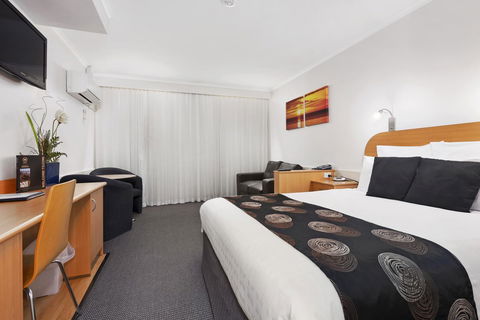 Beachfront Voyager Motor Inn - Accommodation Bookings 10