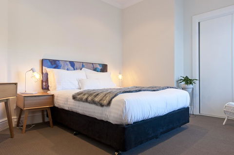 On The Beach Waterfront Apartment - Accommodation Bookings 9