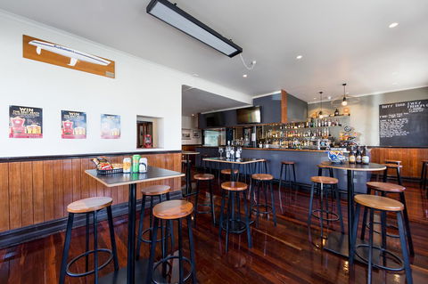 Customs House Hotel - Accommodation Bookings 25