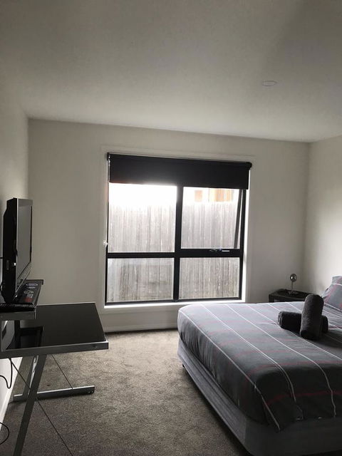 Georges Bay Apartments - Accommodation Bookings 7