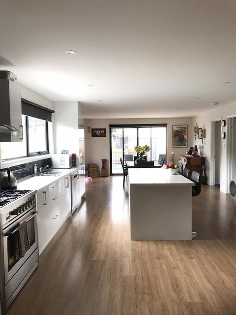 Georges Bay Apartments - Accommodation Bookings 10