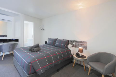 Georges Bay Apartments - Accommodation Bookings 22