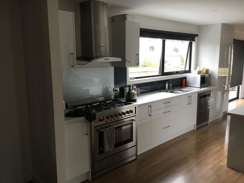 Georges Bay Apartments - Accommodation Bookings 13