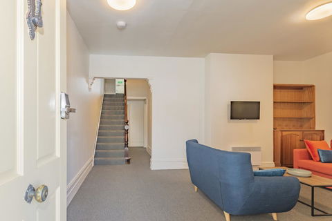 4 Bedroom House - Hobart CBD - Free Parking - Free WIFI - Accommodation Bookings 21