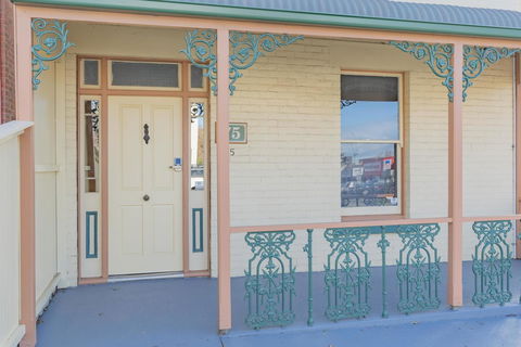 4 Bedroom House - Hobart CBD - Free Parking - Free WIFI - Accommodation Bookings 25