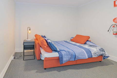 4 Bedroom House - Hobart CBD - Free Parking - Free WIFI - Accommodation Bookings 18