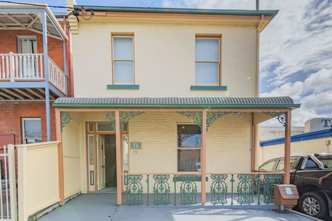 4 Bedroom House - Hobart CBD - Free Parking - Free WIFI - Accommodation Bookings 14