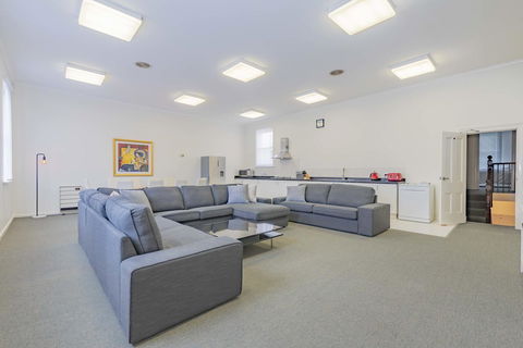 4 Bedroom House - Hobart CBD - Free Parking - Free WIFI - Accommodation Bookings 17