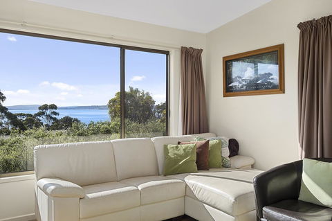 Mirramar House - Accommodation Bookings 1