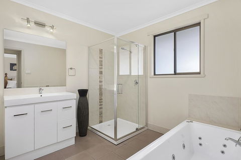 Mirramar House - Accommodation Bookings 15
