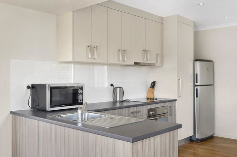 Mirramar House - Accommodation Bookings 9