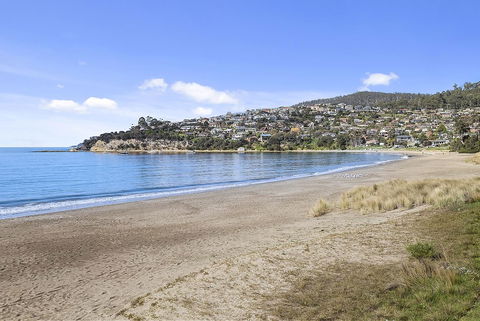 Mirramar House - Accommodation Bookings 24